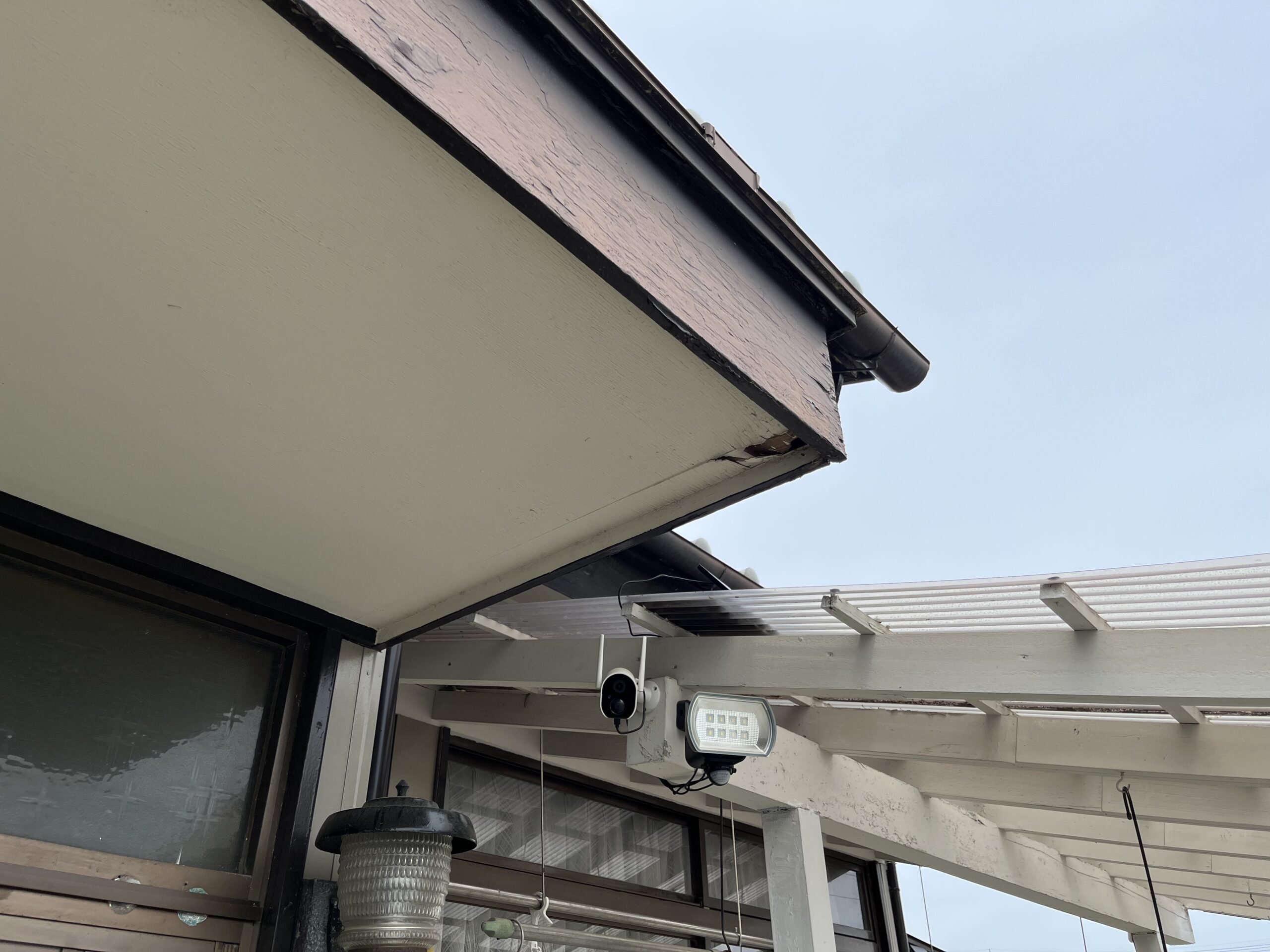軒天と破風板金の交換 施工前