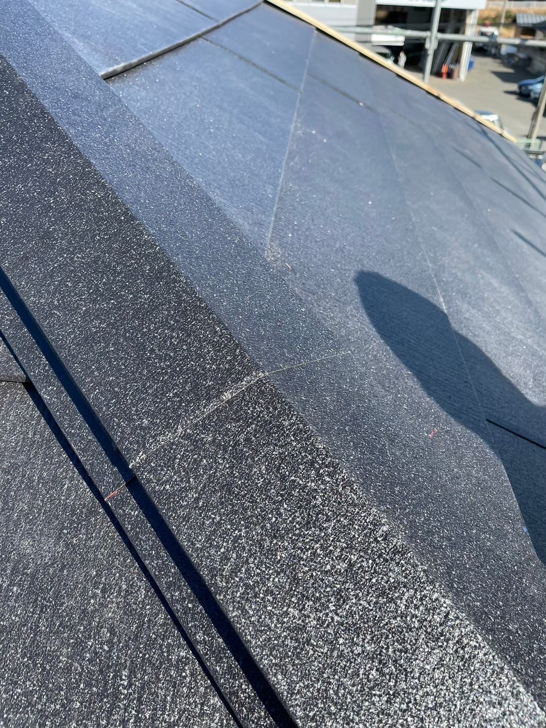 仮合わせを繰り返して隙間なく施工した棟板金のジョイント