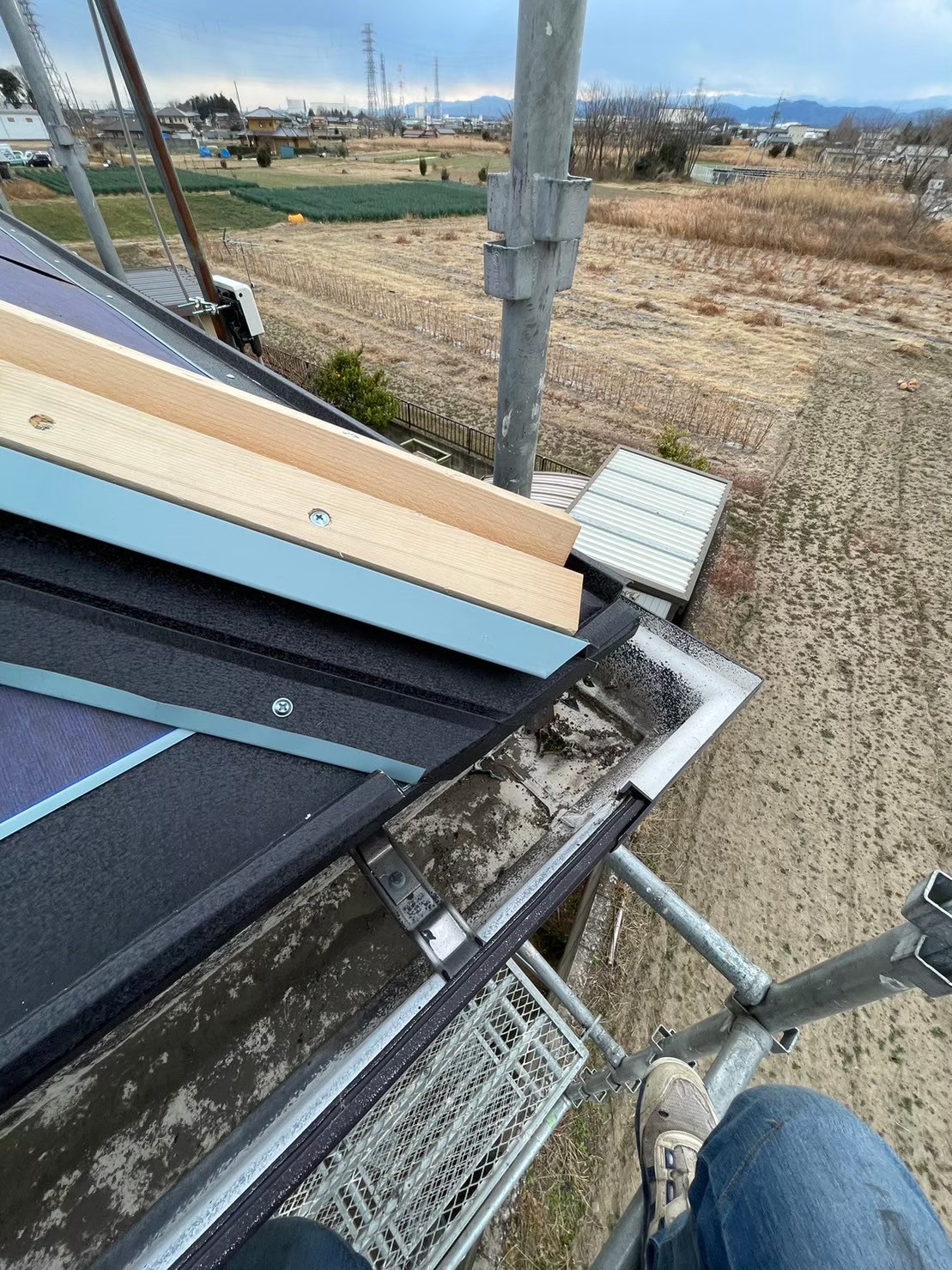 C型捨て板金とセットバックスターターの取り合い加工