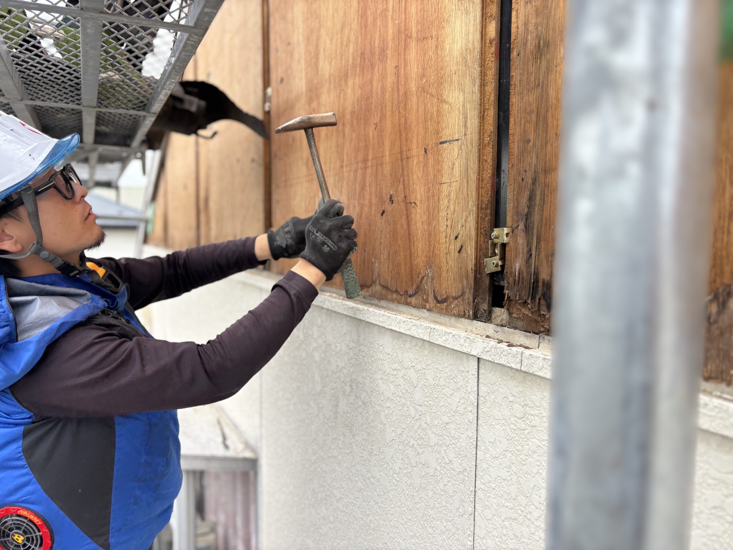 前橋市の外壁張り替え工事で下地の状態を確認
